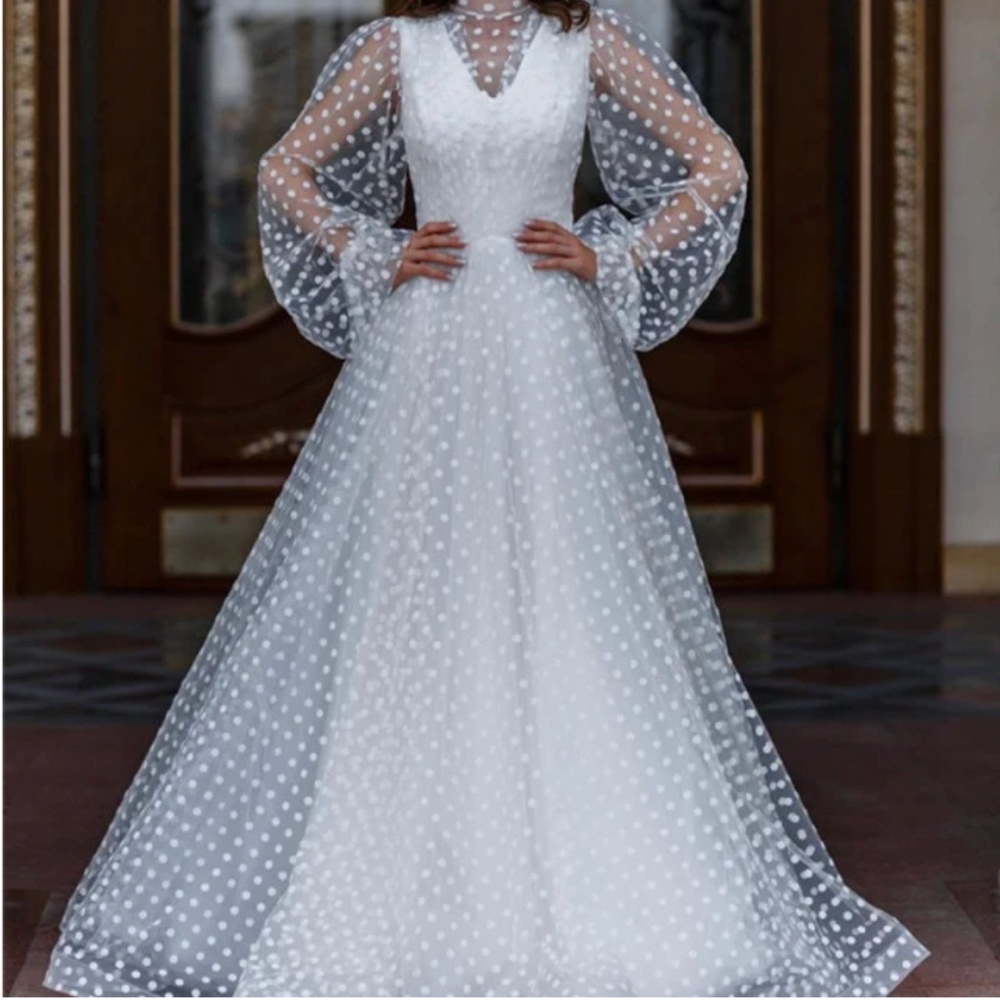 Stunning polka-dot gown